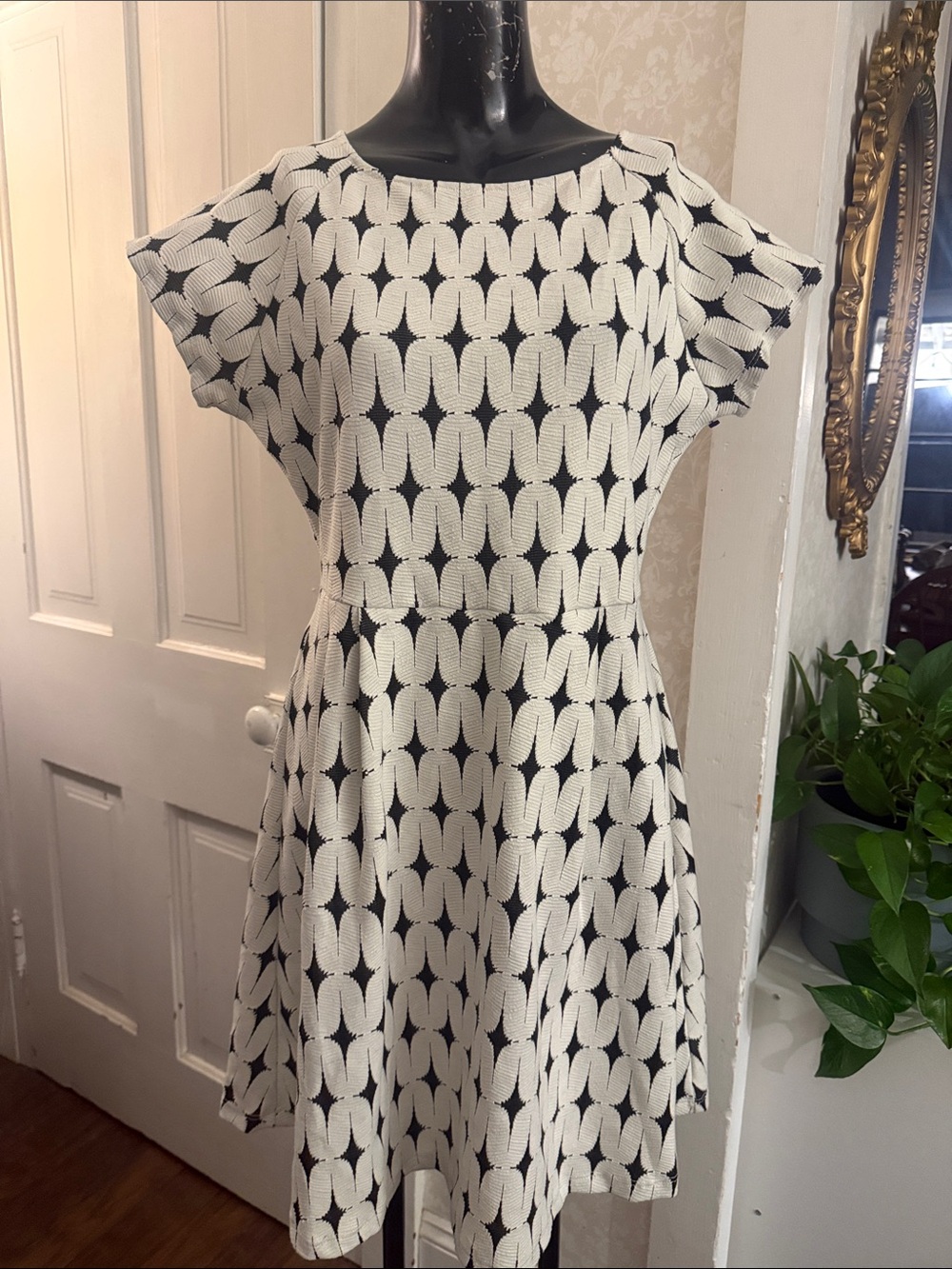 Renee C Made In USA Fit & Flare Cap Sleeve Geo Print Dress Large